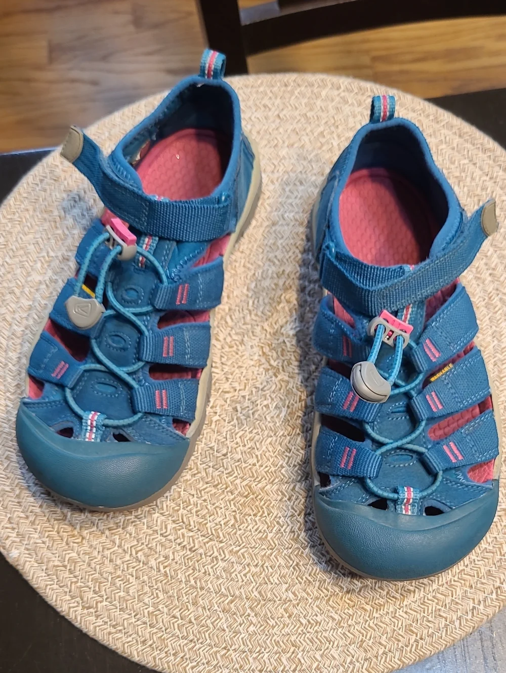 Keen Newport H2 Hiking Water Sandal Lagoon & Bright Pink Size 4